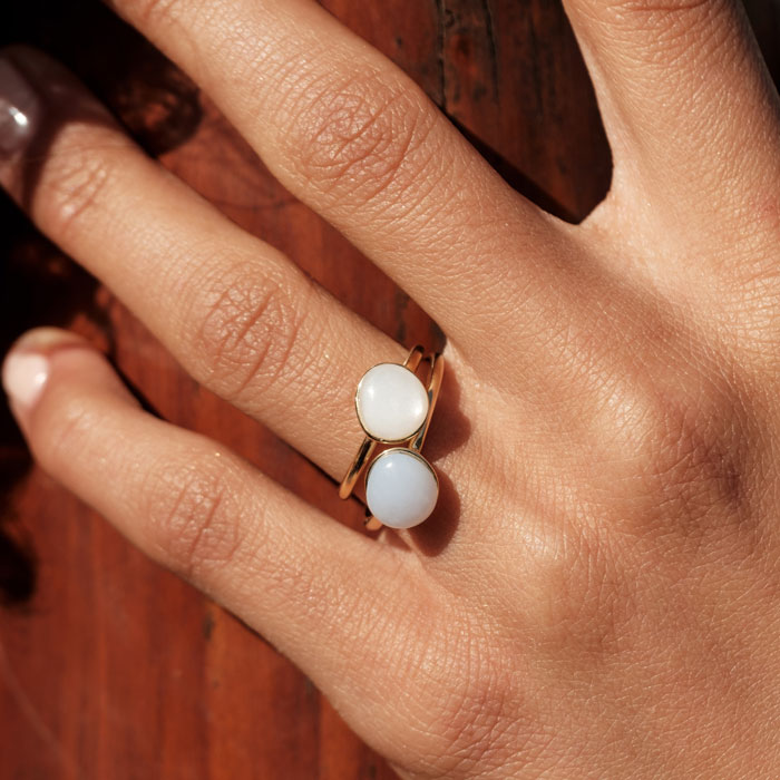 Rings Bestouan Blue Chalcedony White Moonstone 18 carat yellow gold recycled mineral luxury jewelry