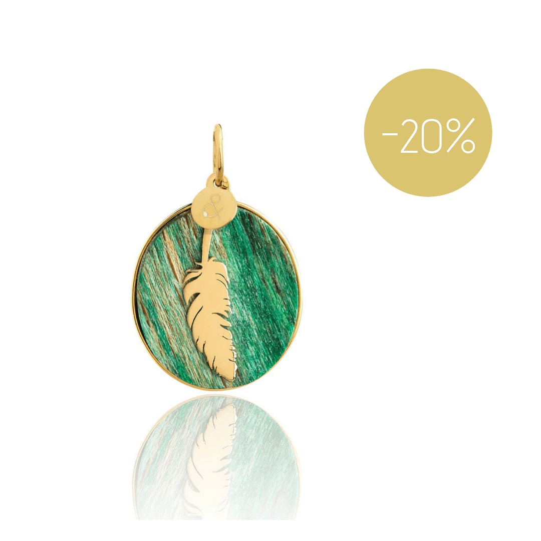 Médaille pendentif plume jade verte pierre naturelle or jaune 18 carats recyclé mineral joaillerie