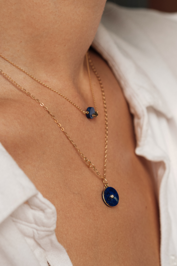 Médaille pendentif pi lapis lazuli diamant pierres naturelles or jaune 18 carats recyclé Collier Eclipse lapis lazuli or recyclé mineral joaillerie éthique