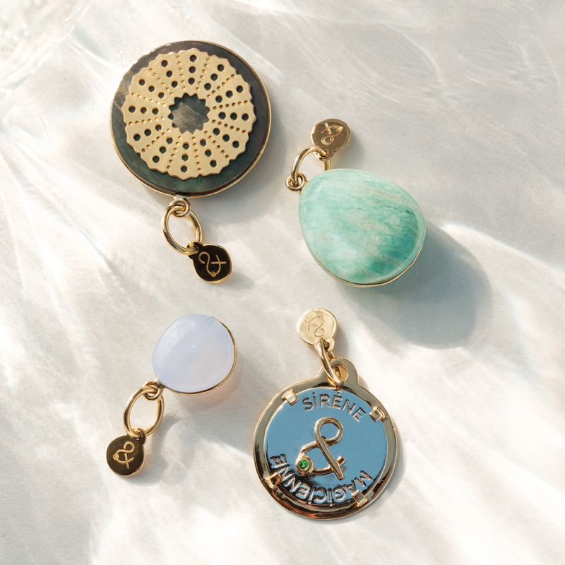 medallions pendants natural stones recycled gold gray mother-of-pearl amazonite chalcedony tsavoritàe